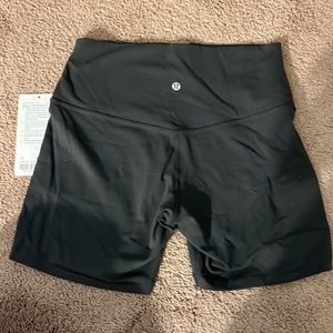 NWT lululemon align shorts 6 in